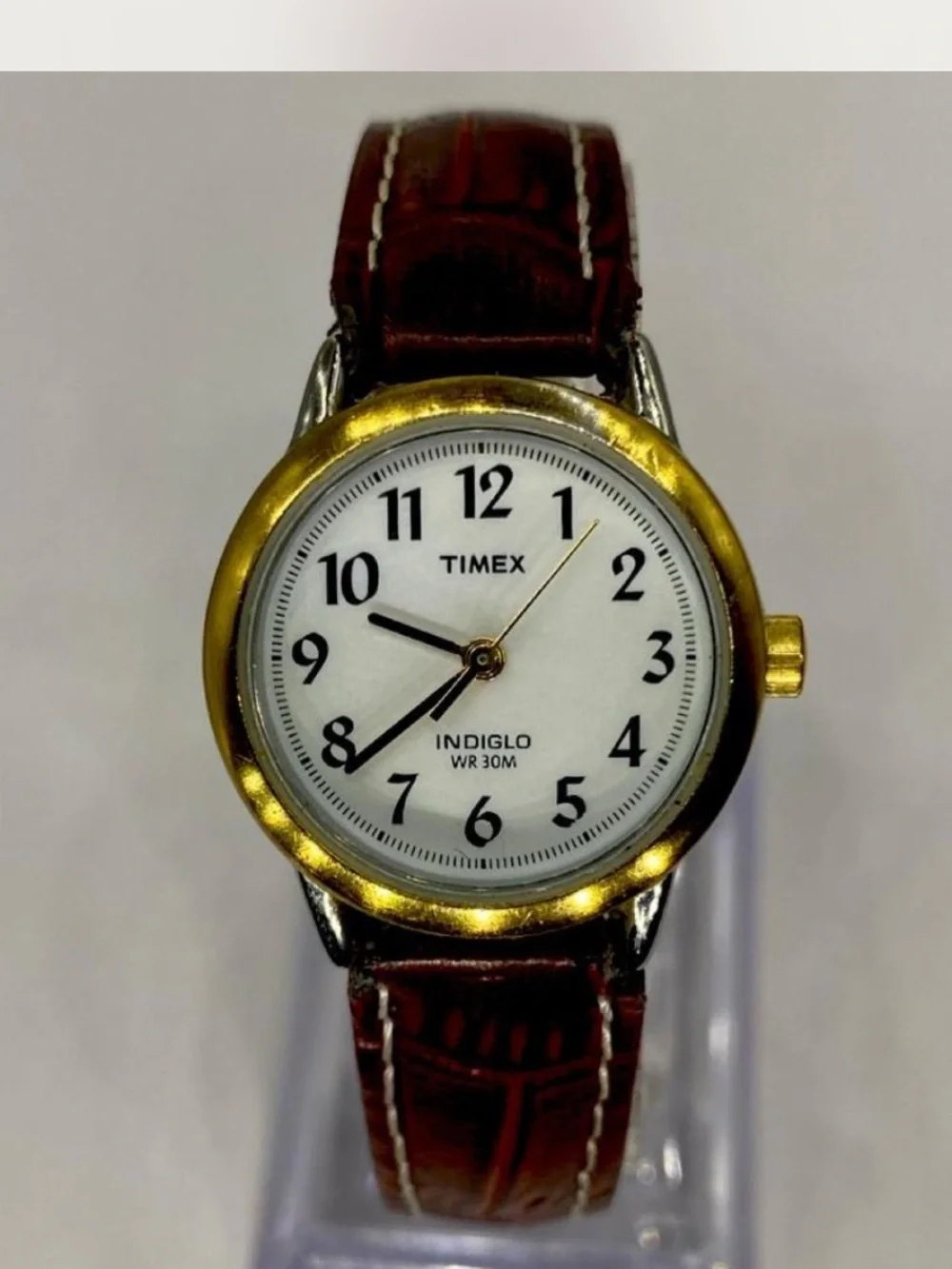 *** Timex   ^^^Indiglo Classic Gold-Tone Watch / Tan  Leather Strap ^^^